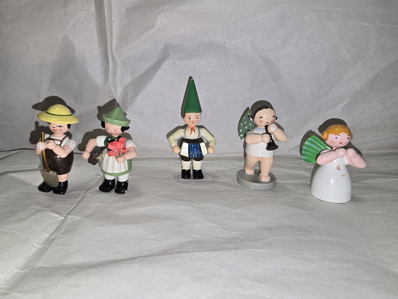 Vintage Erzgebirge / Wendt Miniature Wooden Hand Painted Figures From Germany Vintage Erzgebirge / Wendt Miniature Wooden Hand Painted Figures From Germany