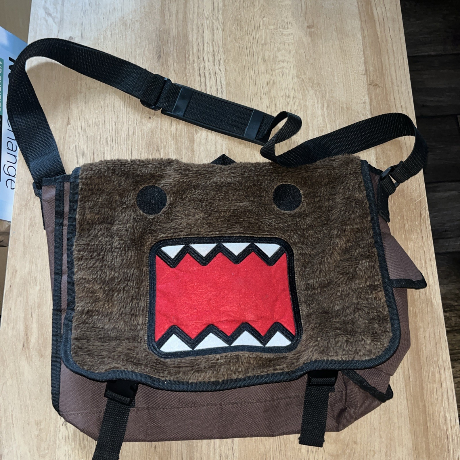 VERY RARE DOMO KUN Collector 12 x 15 Messenger Bag 2011 Great Condition