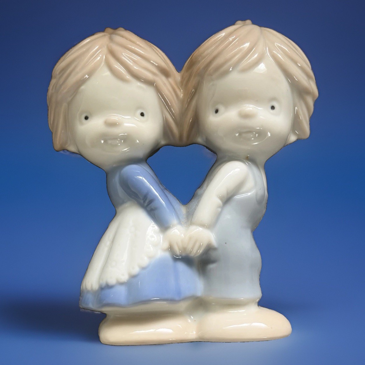 VTG Boy/Girl Back to Back Holding Hands Porcelain Figurine Designers Collection VTG Boy/Girl Back to Back Holding Hands Porcelain Figurine Designers Collection