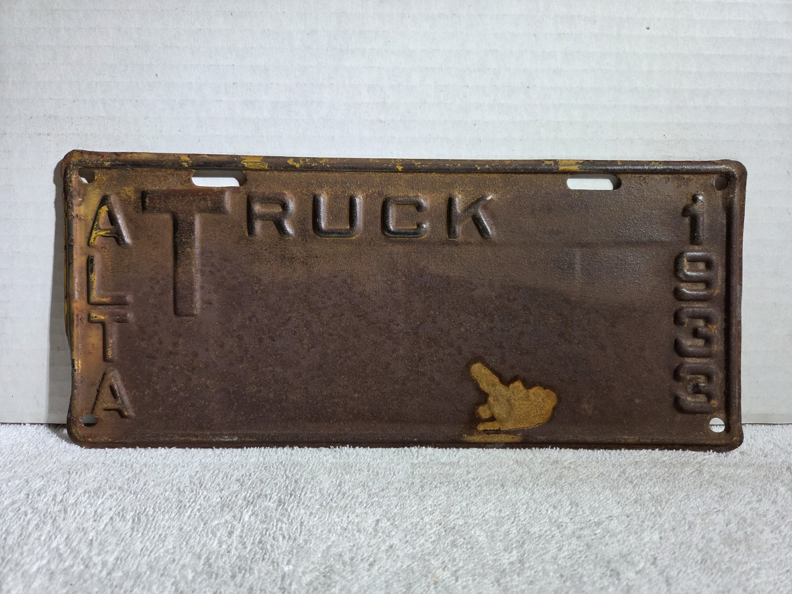 Vintage 1933 Alberta Canada Truck License Plate - Blank Error