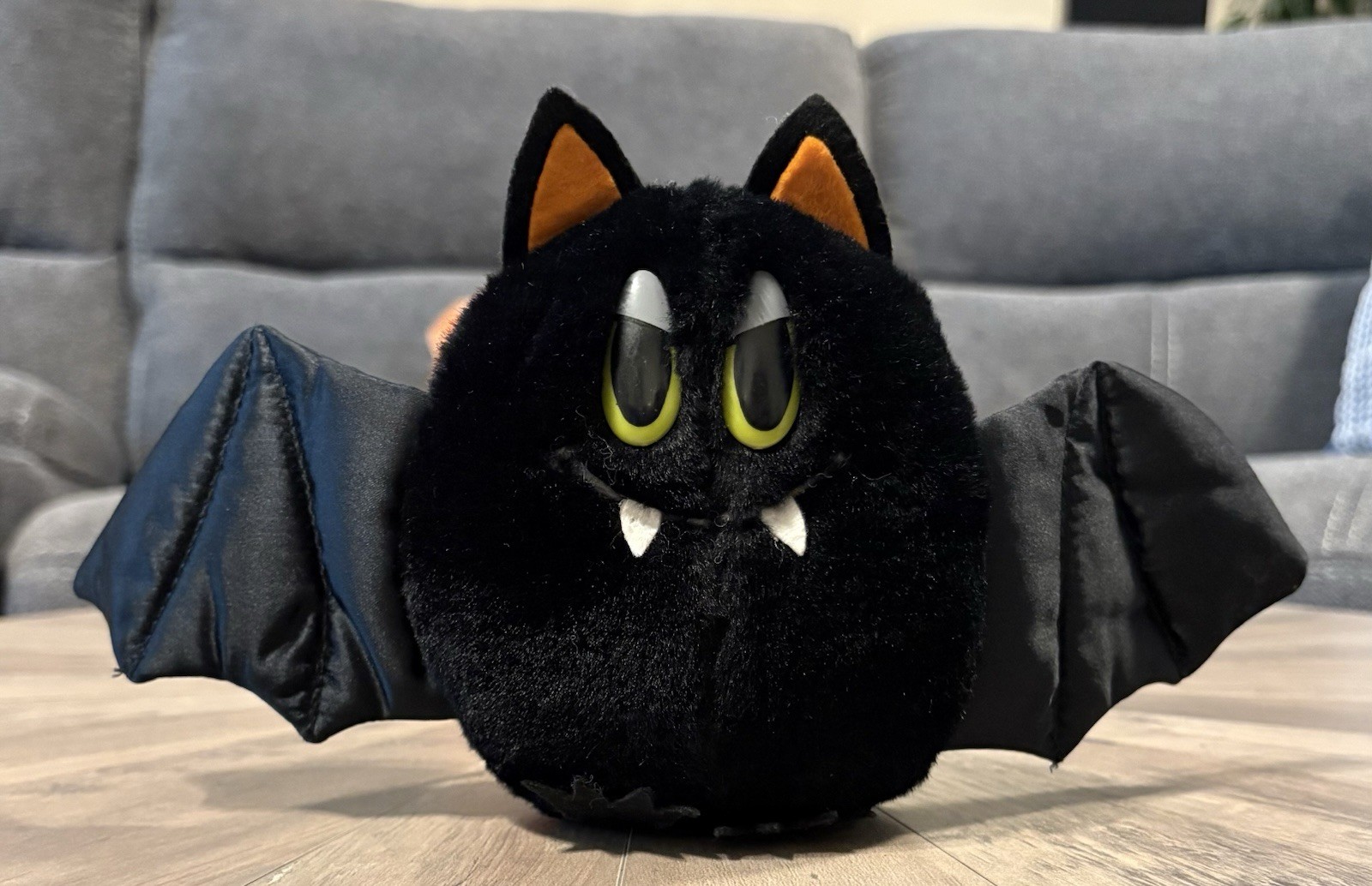 Vintage 1983 Dakin Bat Plush Squeaker TESTED, WORKING Halloween 12” Wingspan Vintage 1983 Dakin Bat Plush Squeaker TESTED, WORKING Halloween 12” Wingspan
