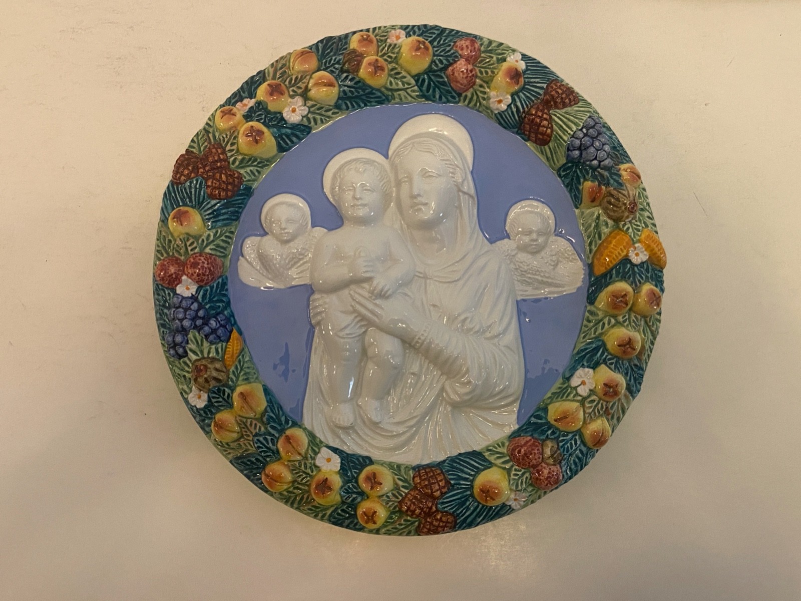 MADONNA, CHILD, & ANGELS SIGNED Niccacci Deruta Wall Plaque Italy 9.5” Diameter MADONNA, CHILD, & ANGELS SIGNED Niccacci Deruta Wall Plaque Italy 9.5” Diameter