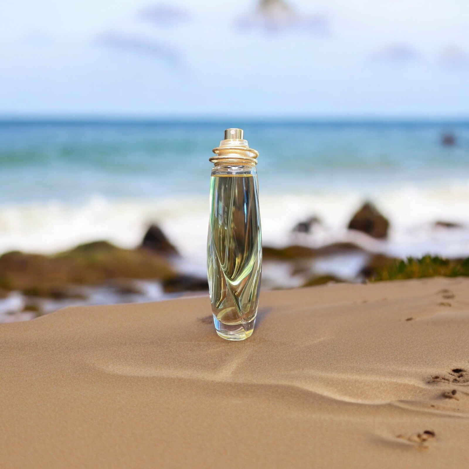 Vintage Escada Acte 2 Eau De Parfum 100 mL / 3.4 Fl. Oz. Vintage Escada Acte 2 Eau De Parfum 100 mL / 3.4 Fl. Oz.