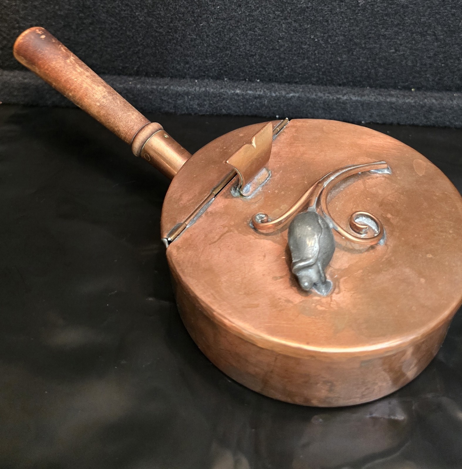 Vintage Sergei Nekrassoff Hammered Copper & Pewter Silent Crumber Ash Butler