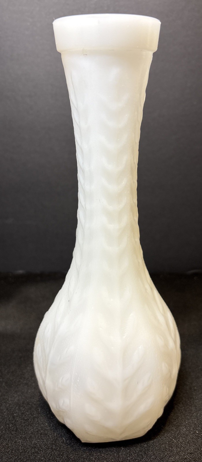 Vintage FTD Milk Glass White Flower Vase 9” Leaf Design 1981 USA Great Condition Vintage FTD Milk Glass White Flower Vase 9” Leaf Design 1981 USA Great Condition