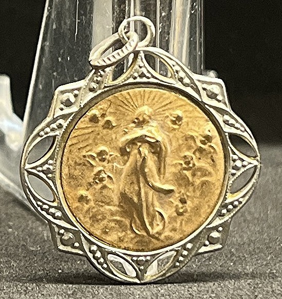 Circa 1930´ antique Immaculate Conception Virgin Mary silver openwork design Circa 1930´ antique Immaculate Conception Virgin Mary silver openwork design