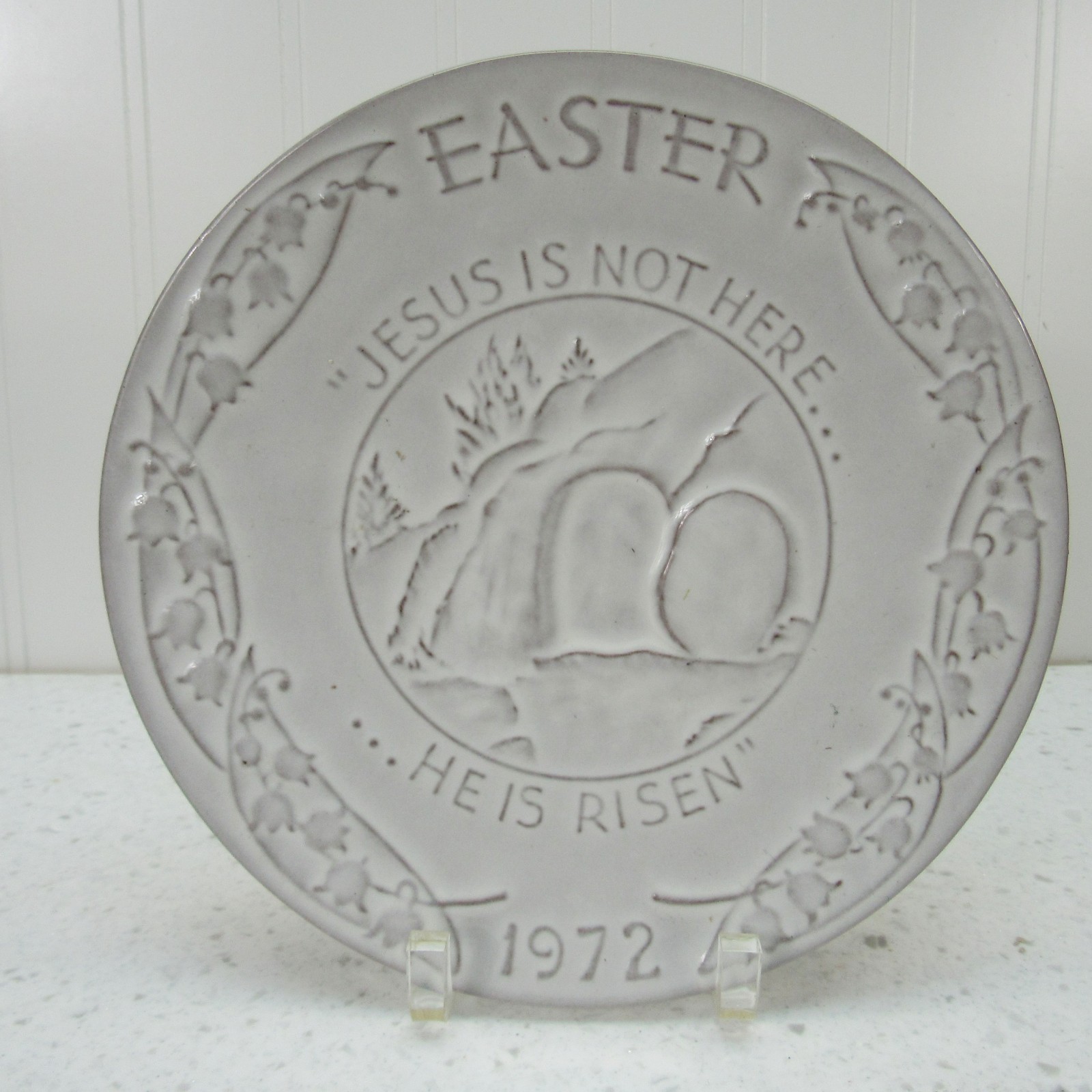 Frankoma 1972 Easter Plate Jesus is Not Hear He is Risen hanging