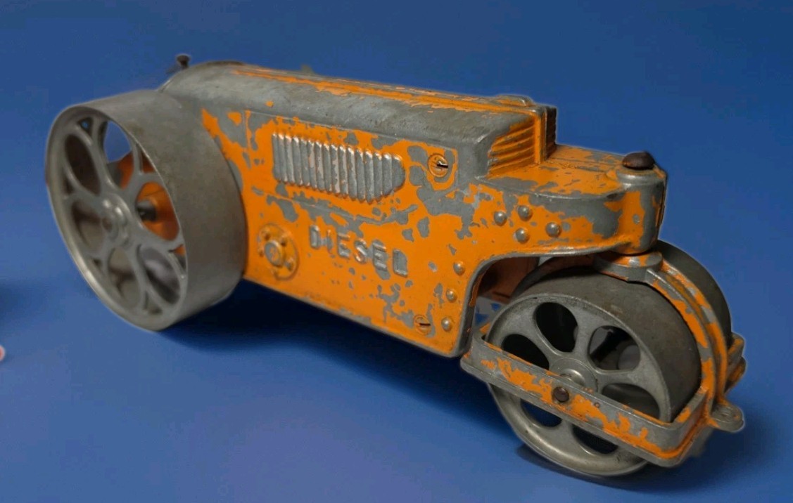 Vintage Hubley Die Cast Metal Diesel Orange Steam Roller Truck Tractor Toy 480