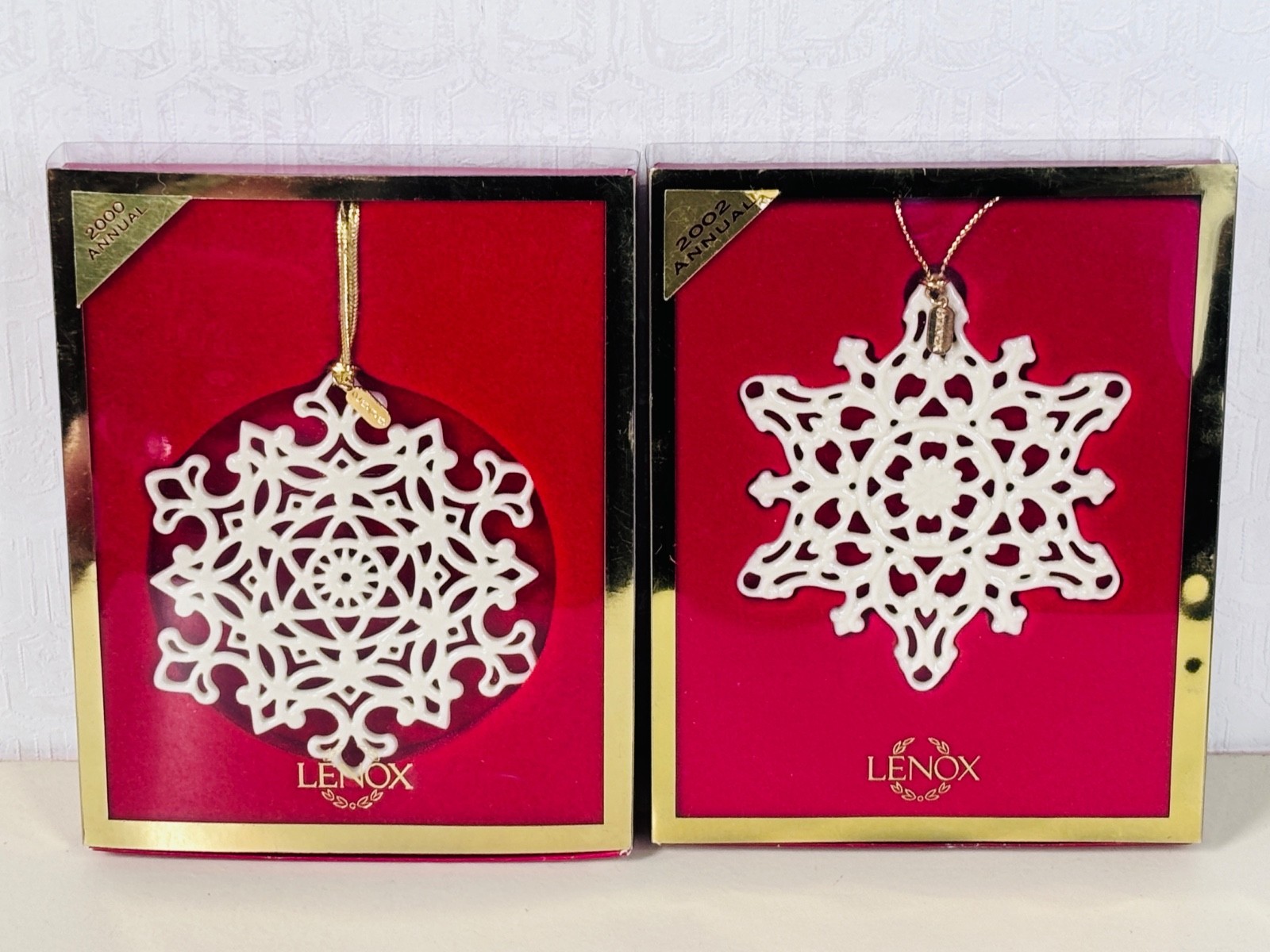 NEW VTG LENOX 2-SNOW FANTASIES ANNUAL SNOWFLAKE CHRISTMAS ORNAMENTS 2000&2002