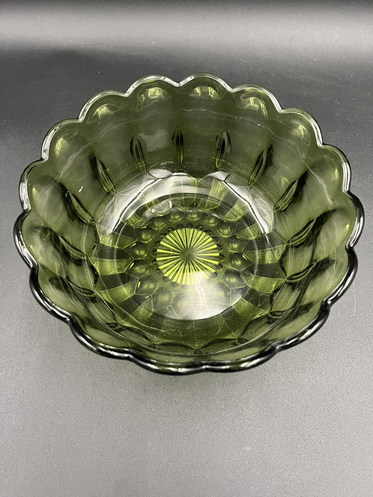 Avocado Green Scalloped Edged Glass 9\