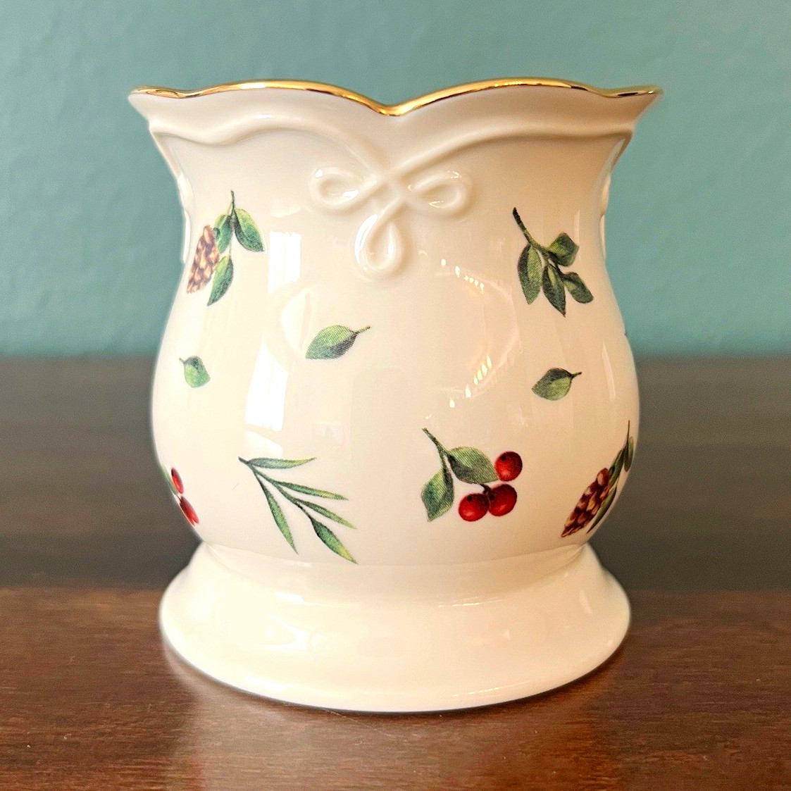Lenox Williamsburg Boxwood and Pine Scalloped Ceramic Votive - w Gold Trim