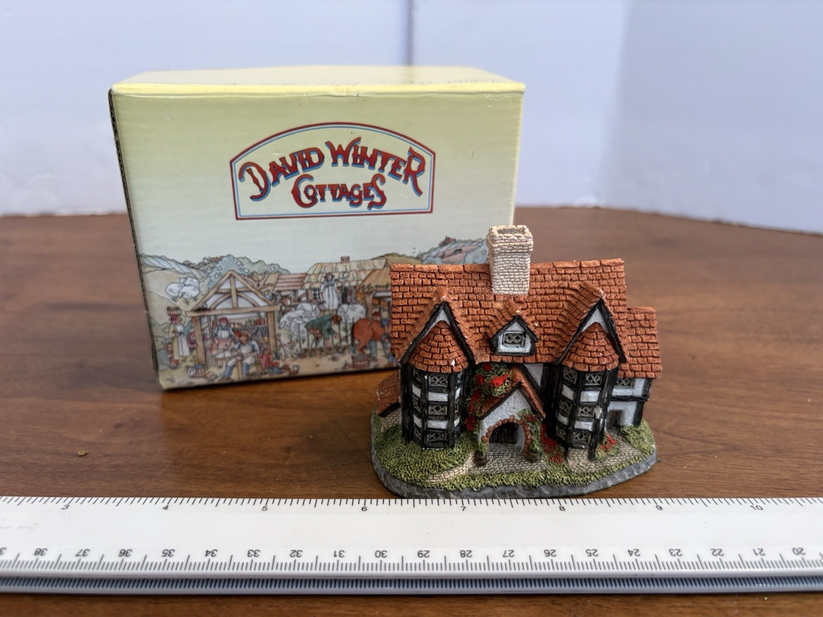 Vintage Christmas Miniature David Winter Cottages Shirehall 1985-90 W/ Box 3”