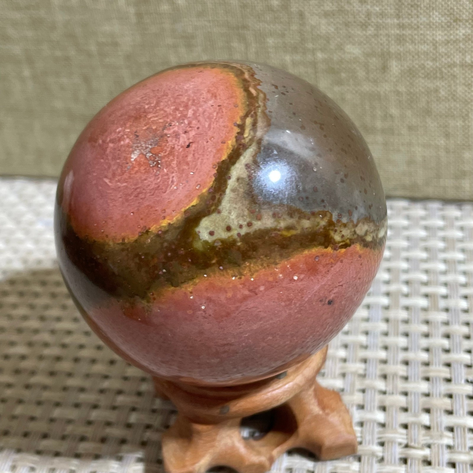 55mm Top ocean Sea stone sphere ball stone healing Madagascar 221g