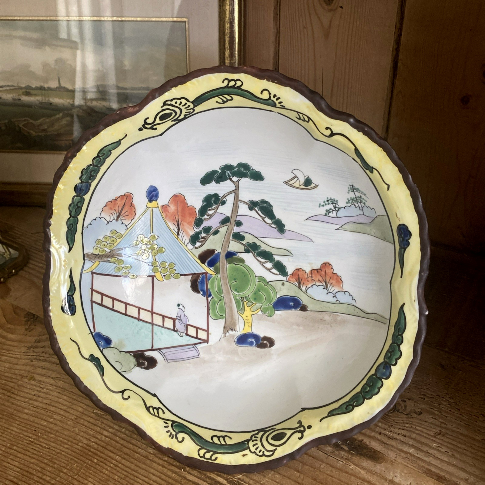 Vintage KUTANI Japanese Hand Painted Scalloped Bowl 10” Fuko Mark Signed