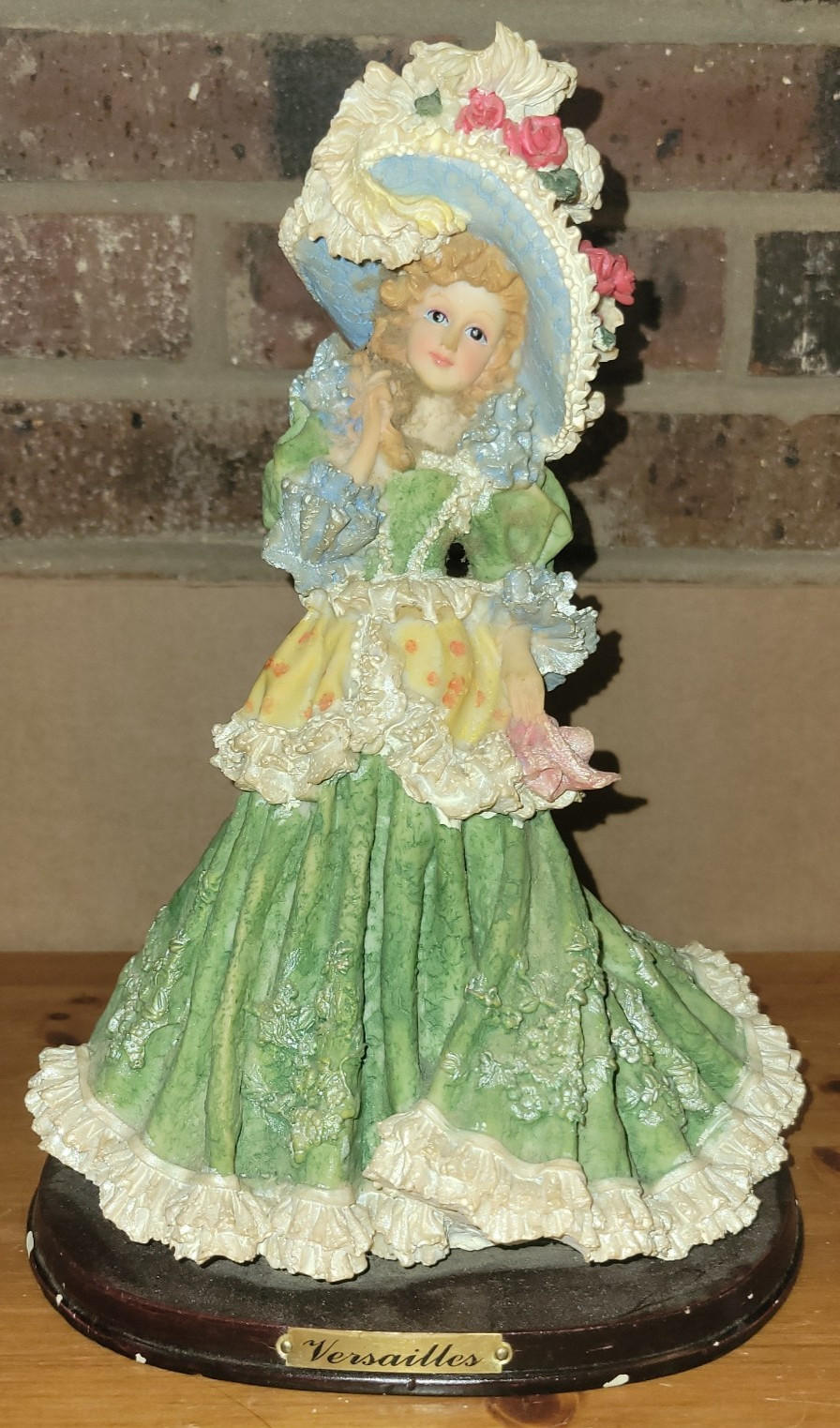 VINTAGE MEERCHI MRH RESIN FIGURINE, VICTORIAN GIRL VINTAGE MEERCHI MRH RESIN FIGURINE, VICTORIAN GIRL