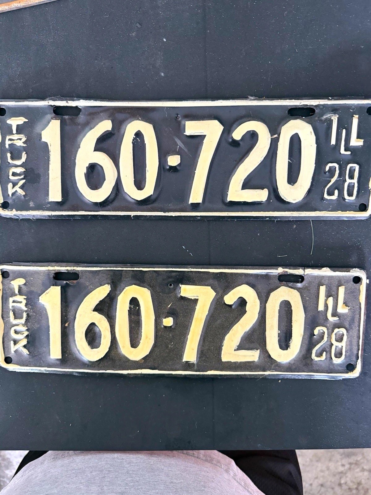 1928 Illinois Truck License Plate Pair 160-720