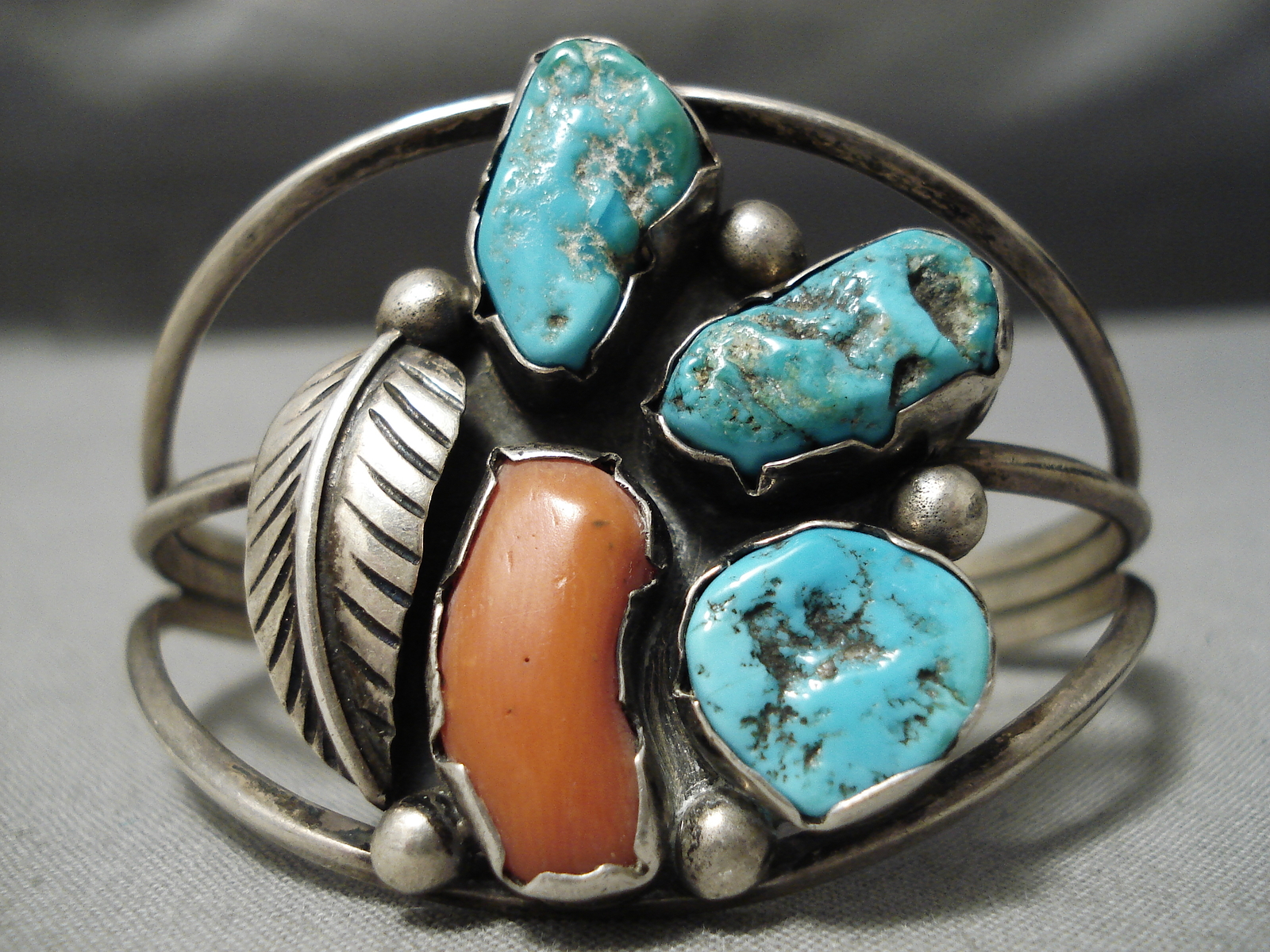 SUPERB VINTAGE NAVAJO CHUNKY CORAL TURQUOISE NUGGET STERLING SILVER BRACELET OLD