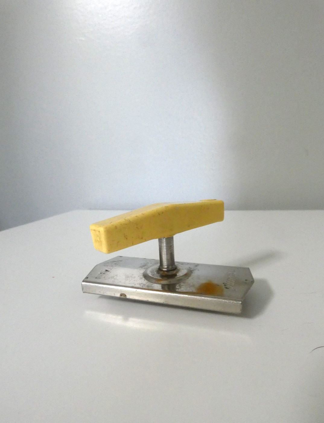 VTG Edlund Top Off Can Jar Opener Yellow Handle Stainless Steel 3.5\