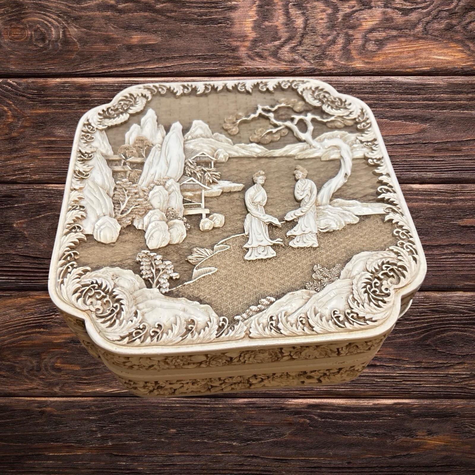 1982 Vintage Arnat Ivory Dynasty Carved Resin Decorative By Arnart Imports