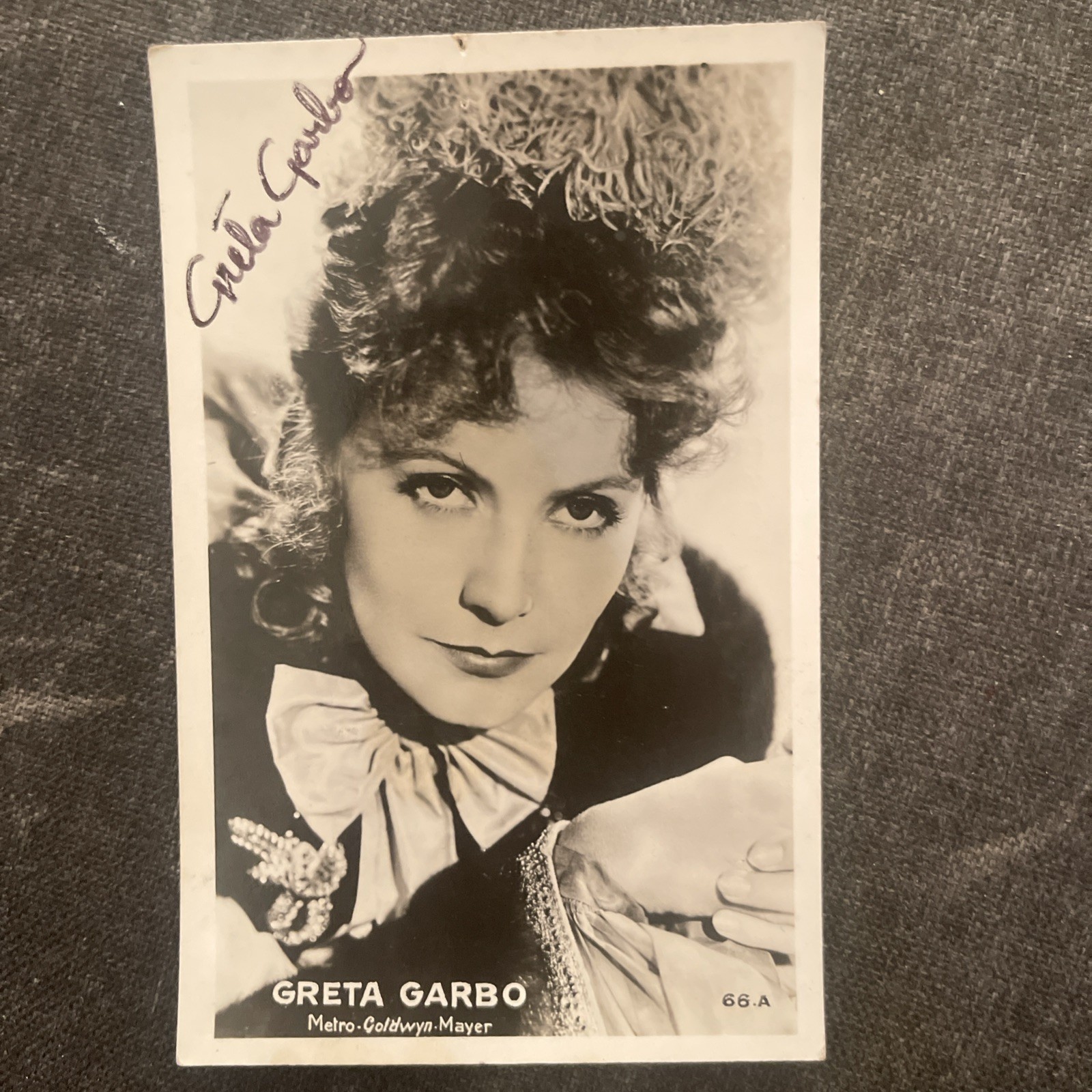 Vintage Greta Garbo Cinema Postcard Autograph Signature Dedication