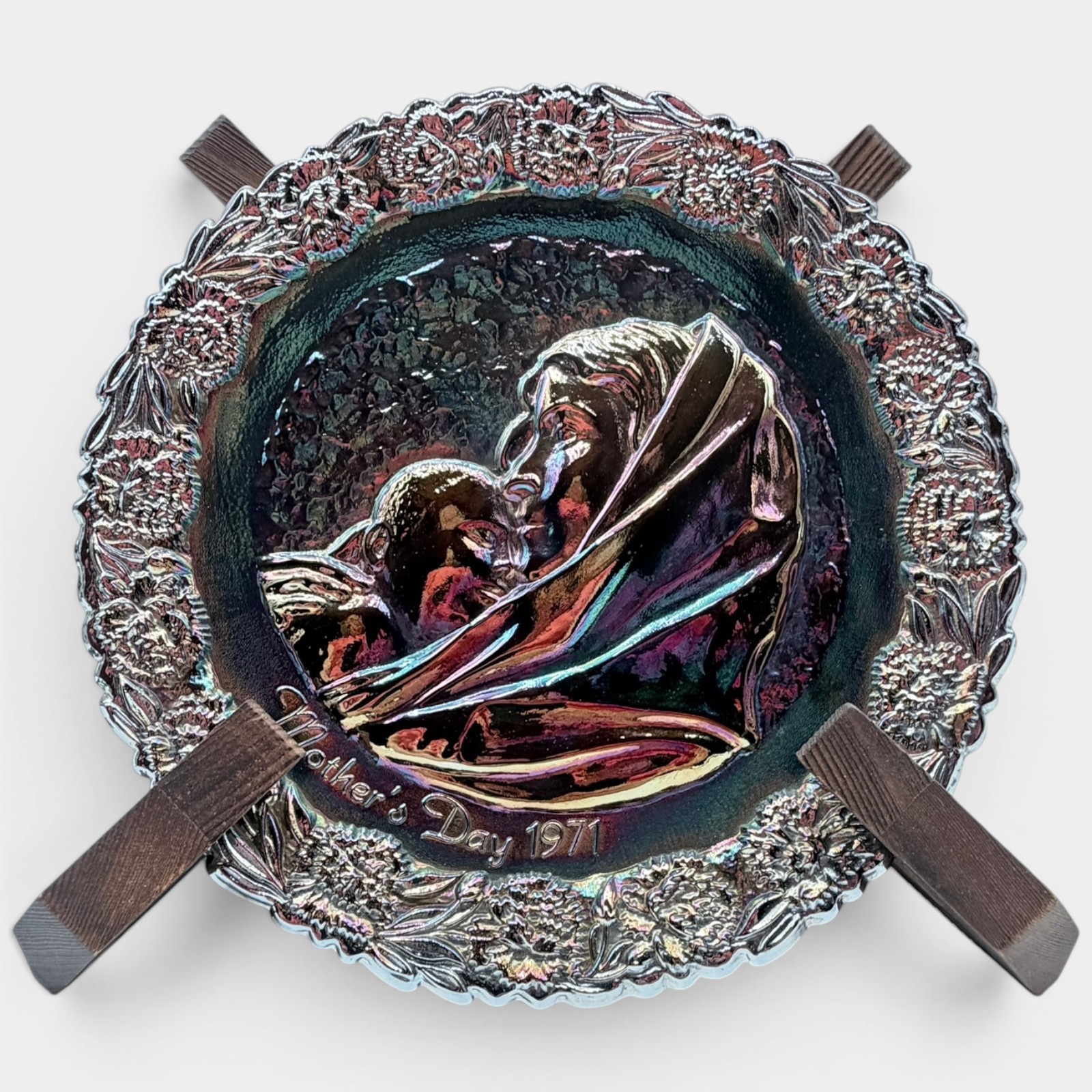 Fenton Mother's Day 1971 Madonna with Sleeping Child Carnival Glass Plate 7.75