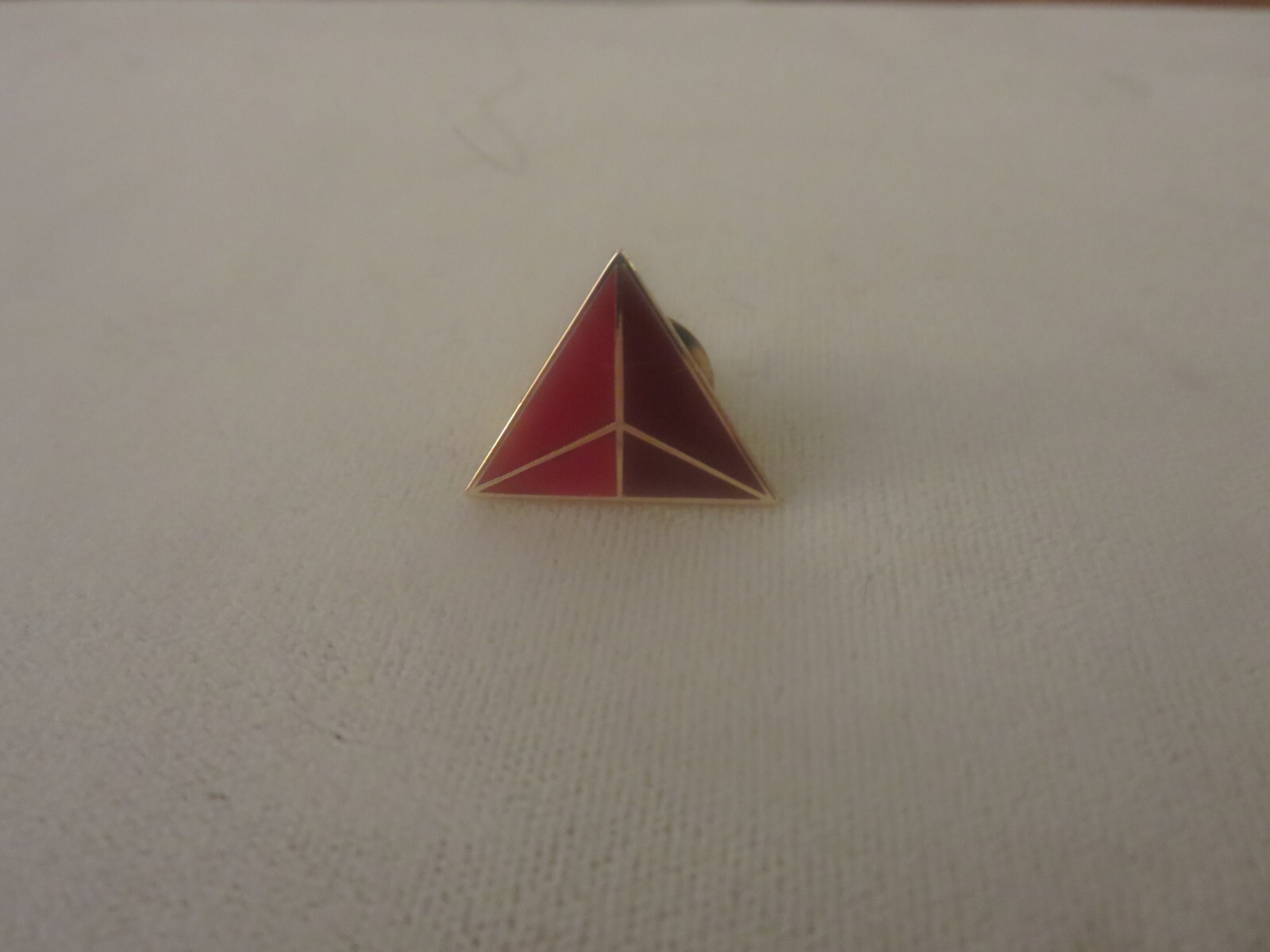 DELTA AIRLINES AIRPLANE WIDGET LOGO LAPEL TACK PIN NORTHWEST PILOT GIFT NEW