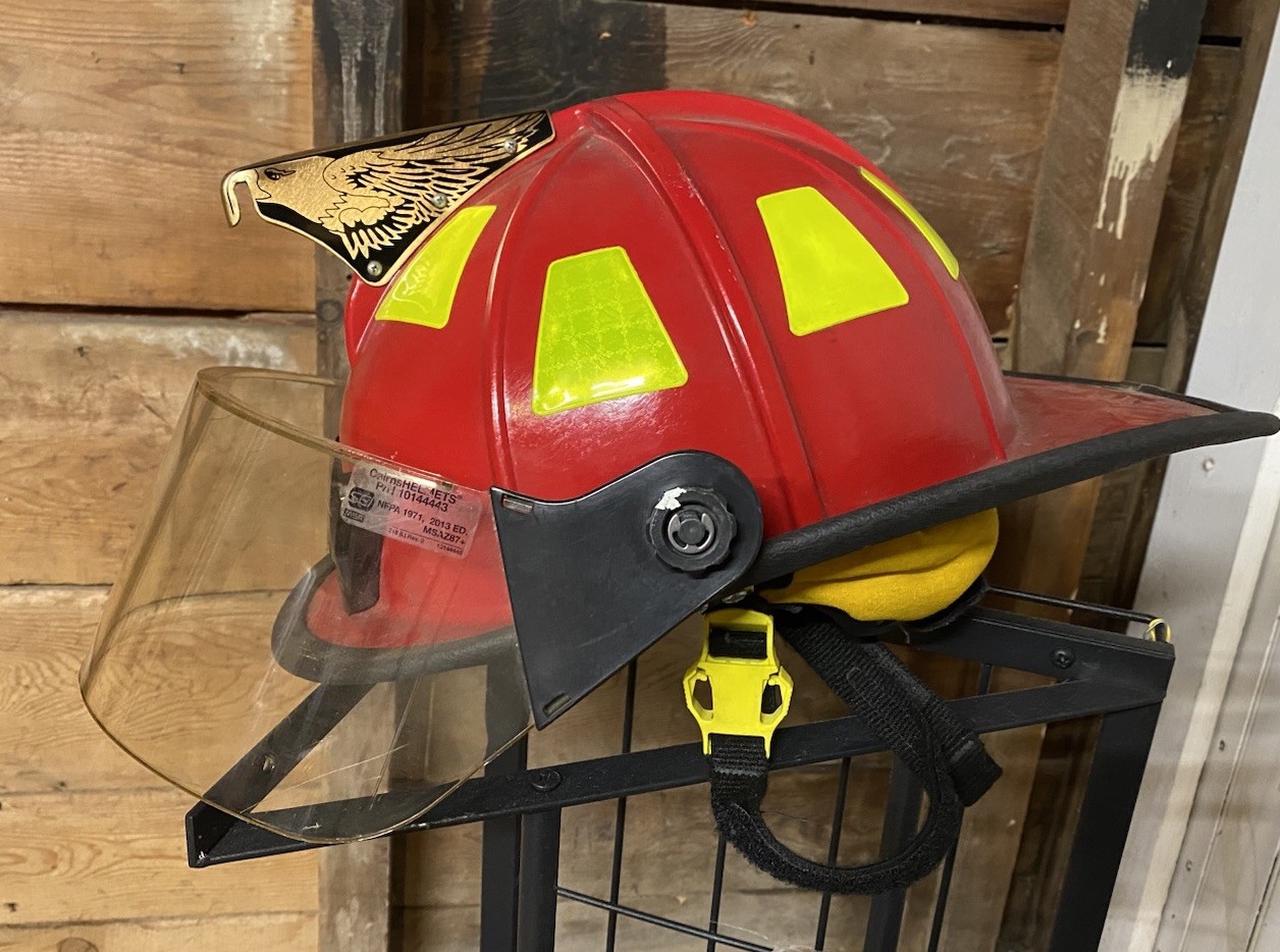 RED CAIRNS & BROTHER FIRE HELMET CAIRNS 1010 W BRASS
