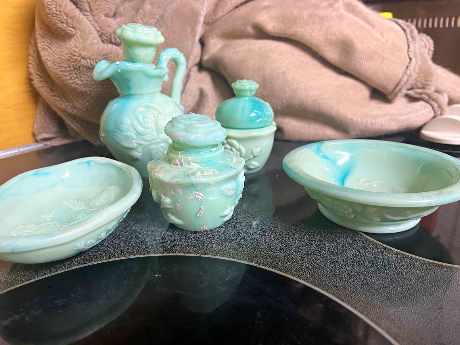 Avon Aqua Blue Milk Glass Vanity Set. 5 pieces very nice shape Vintage Avon