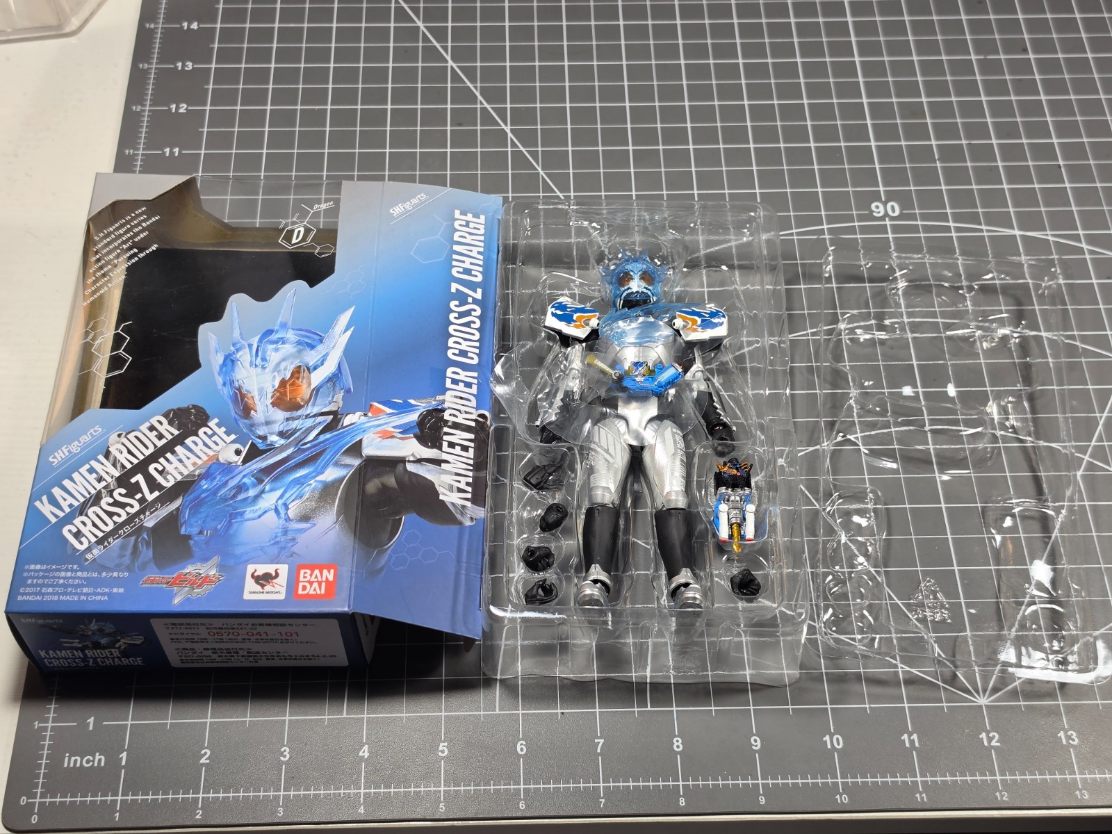 Bandai Tamashii Nations S.H. Figuarts Kamen Rider Cross-Z Charge