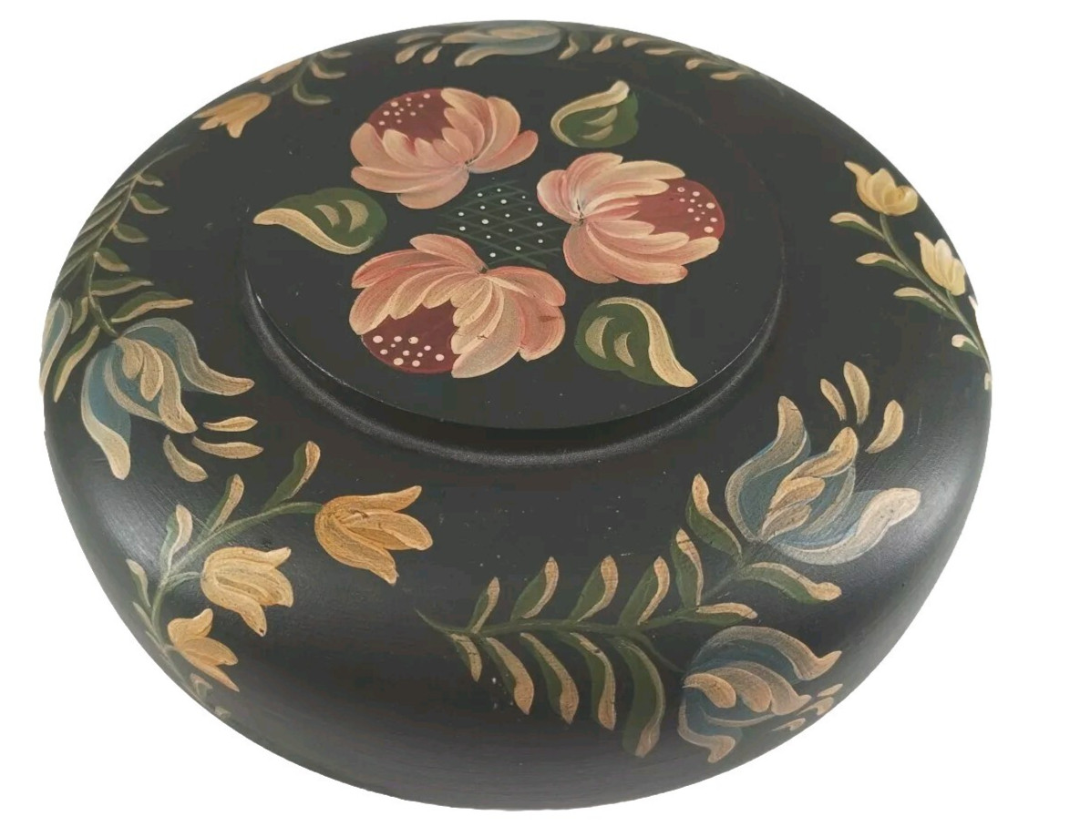 Vintage Hand painted Floral Brooch Jewelry Trinket Round Wooden Box Handmade 7 Vintage Hand painted Floral Brooch Jewelry Trinket Round Wooden Box Handmade 7