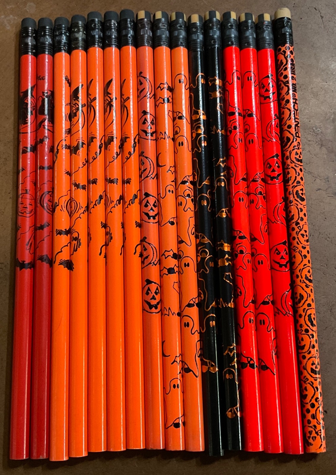 Vintage Unused Halloween Pencils Lot of 16 Wooden Trick Or Treat One Pentech