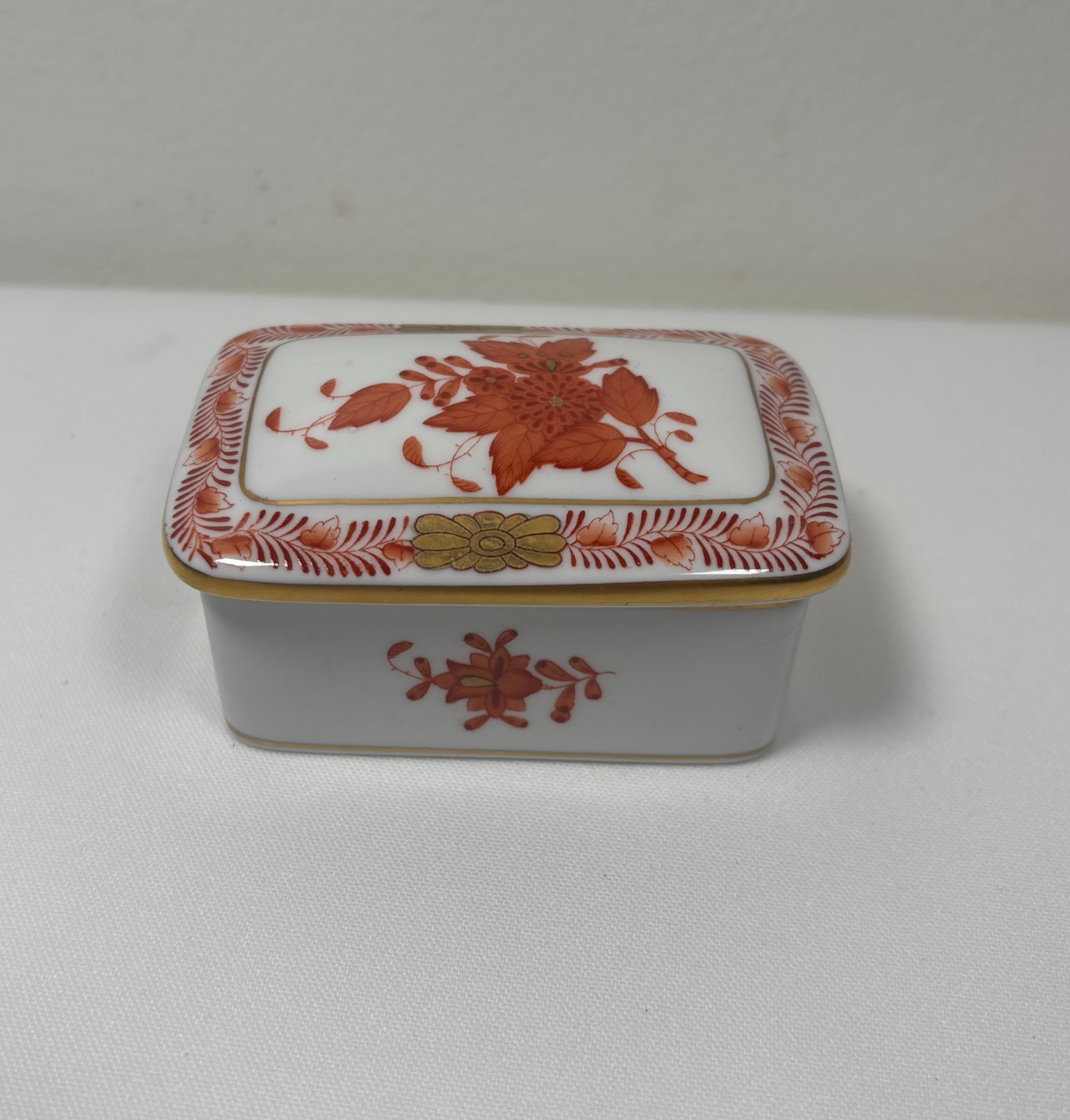 Herend Hungary Rare Floral Pattern Trinket Box Hand Painted Floral Gold Herend Hungary Rare Floral Pattern Trinket Box Hand Painted Floral Gold