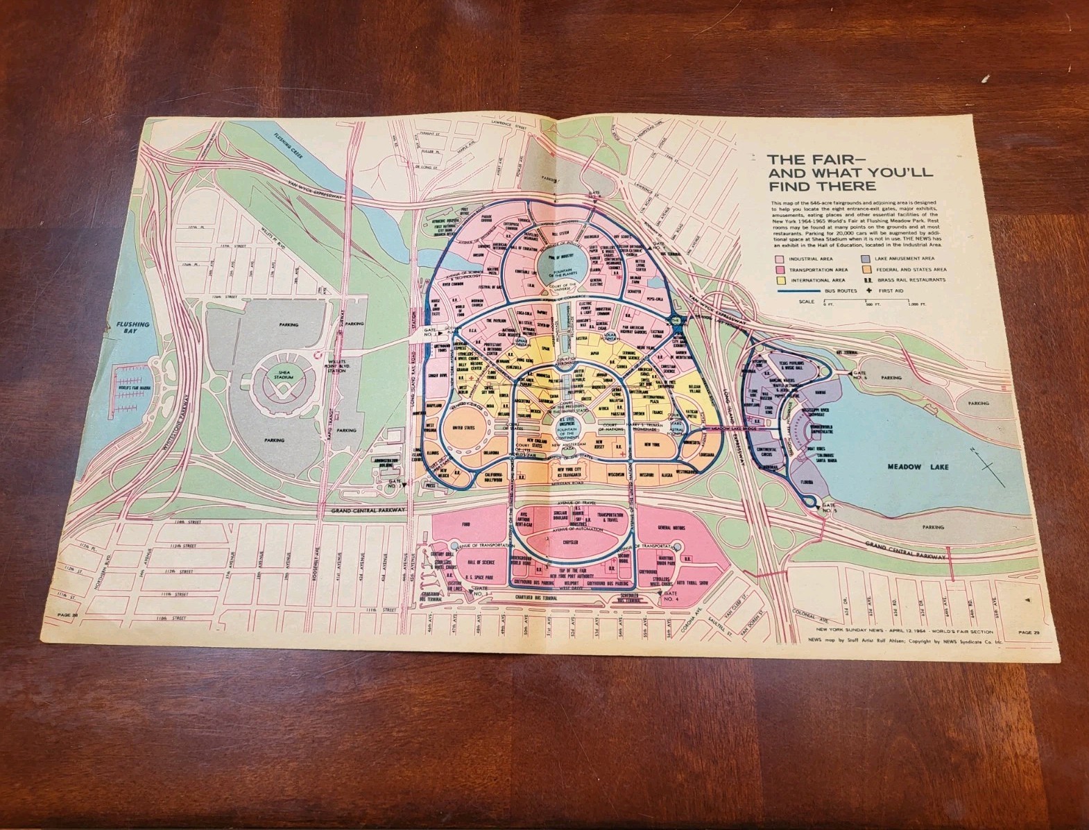 NEW YORK WORLD\'S FAIR   21x13   Sunday News  4/12/64  Center Page Map