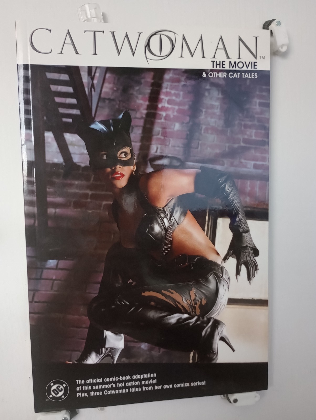 CATWOMAN The Movie & Other Cat Tales *2004* Official DC Comic Book, TPB +BONUS. CATWOMAN The Movie & Other Cat Tales *2004* Official DC Comic Book, TPB +BONUS.