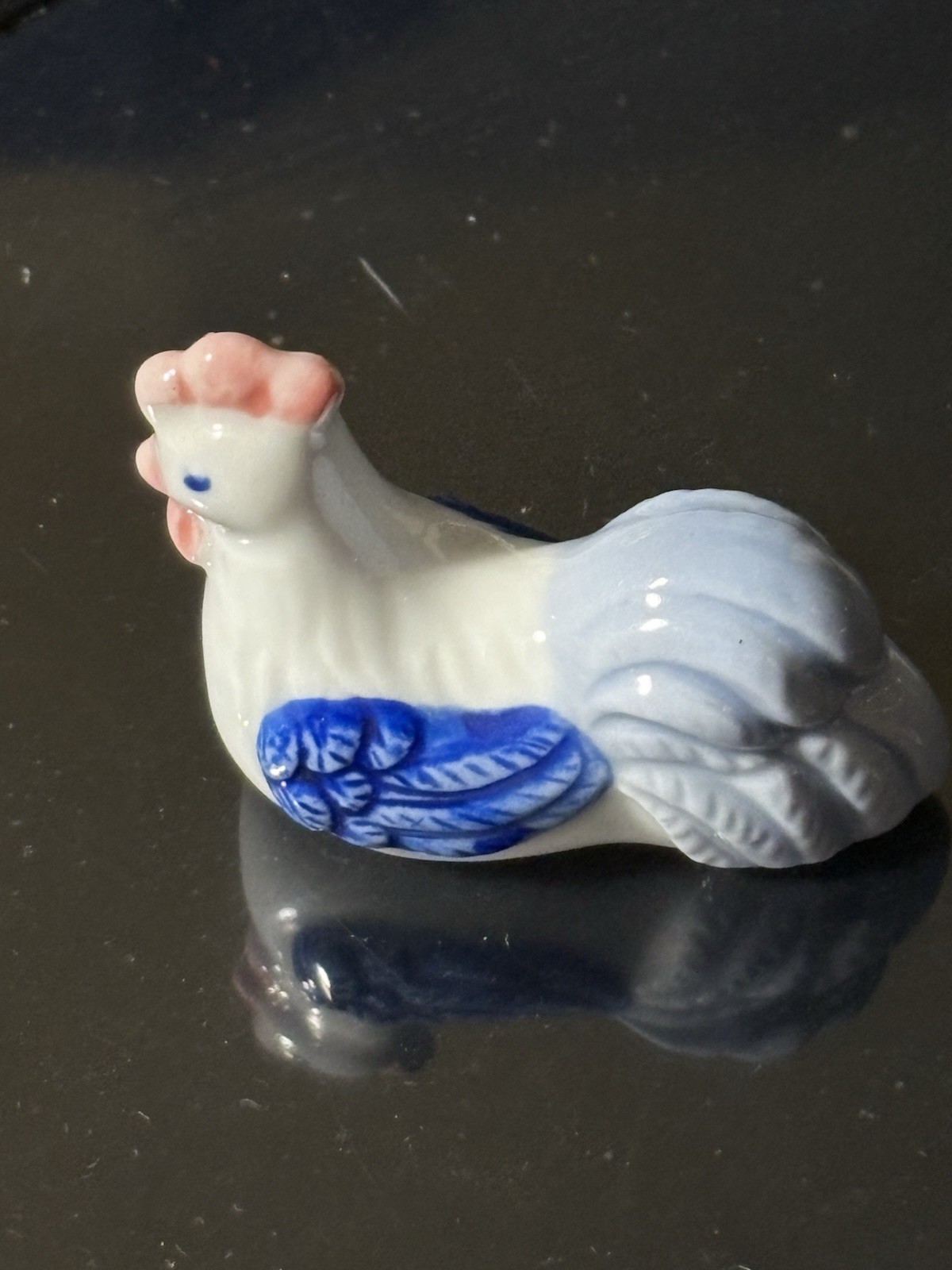 Adorable Collectible Porcelain Ceramic White 1.5” HEN Chicken w/Blue/Red Accents