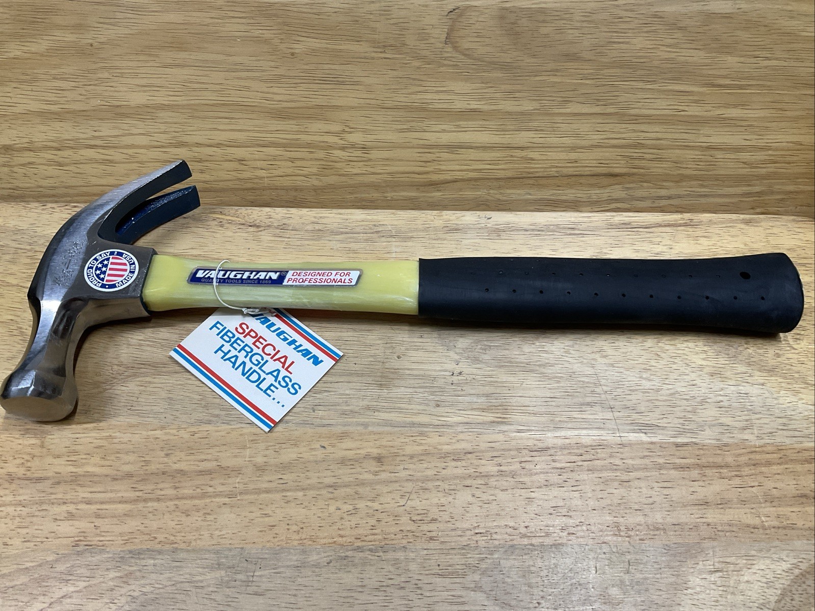 Vintage NOS Vaughan 20oz Claw Hammer Made in USA Fiberglass Handle FS20 Vintage NOS Vaughan 20oz Claw Hammer Made in USA Fiberglass Handle FS20