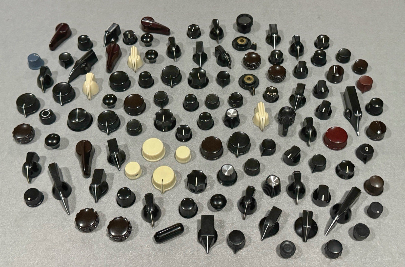 Lot of Vintage/Antique TV Ham Military Amp Guitar Tube Radio Control Knobs