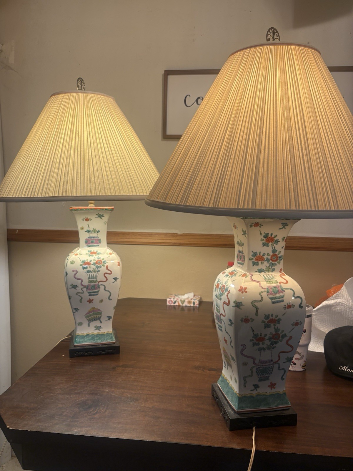 A Pair Vintage Antique Chinese Porcelain Lamps 