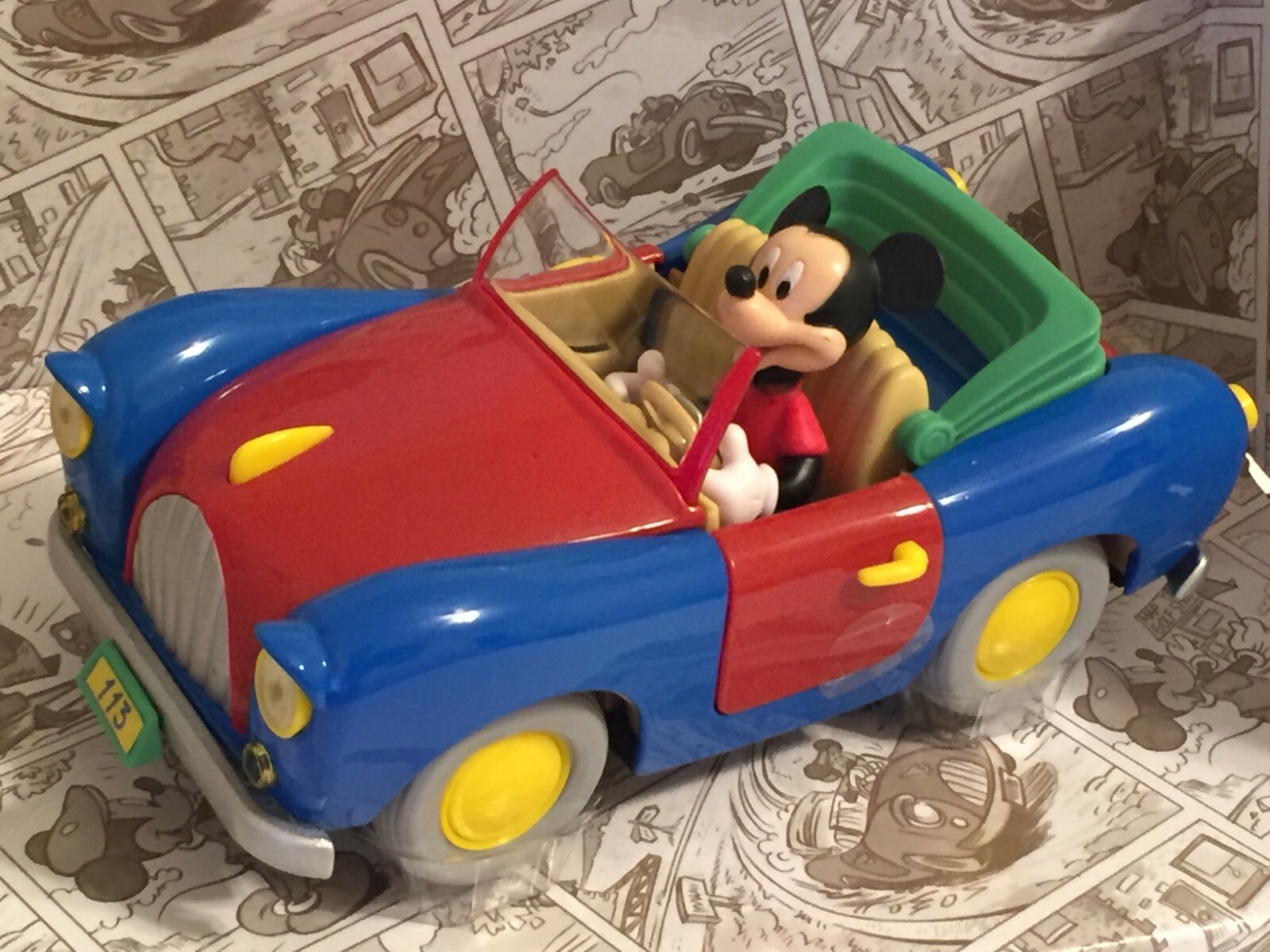 Disney Characters Motorama Mickey Collection Model Licensed Die Cast 1:24 scale