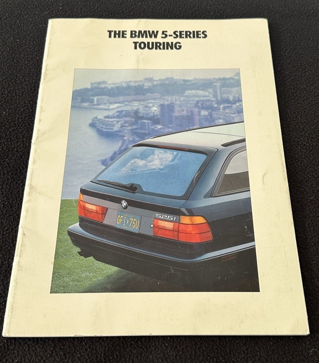 1992 1993 BMW 525i Touring US Brochure 5 Series 525iT E34 Wagon Catalog
