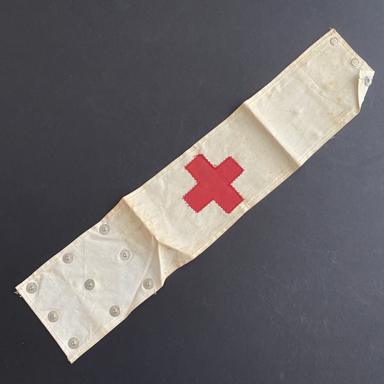 Vintage WW2 Era Original US Army Military Medic Red Cross ARMBAND W/ Klikit RAU