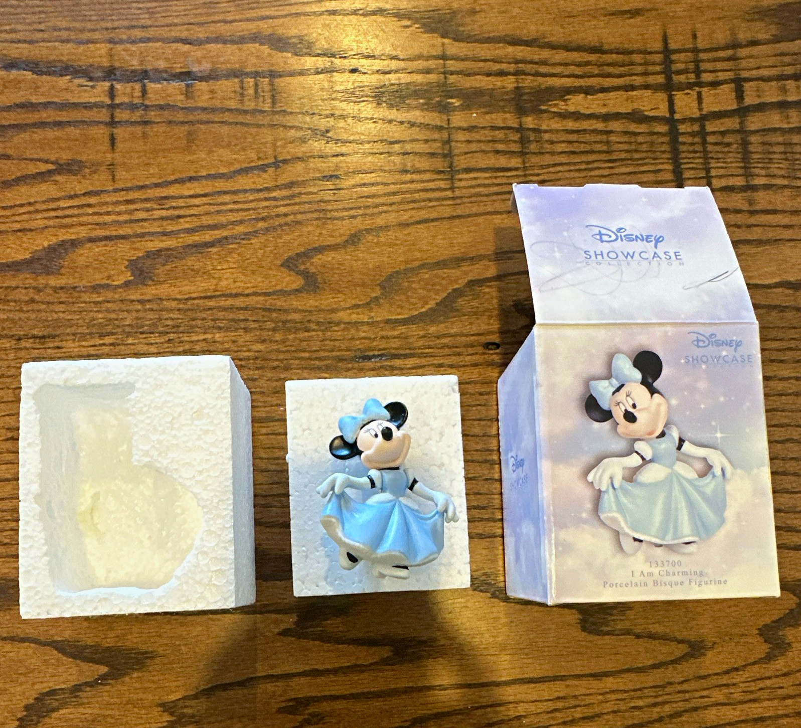 Disney Showcase Collection Minnie Mouse \