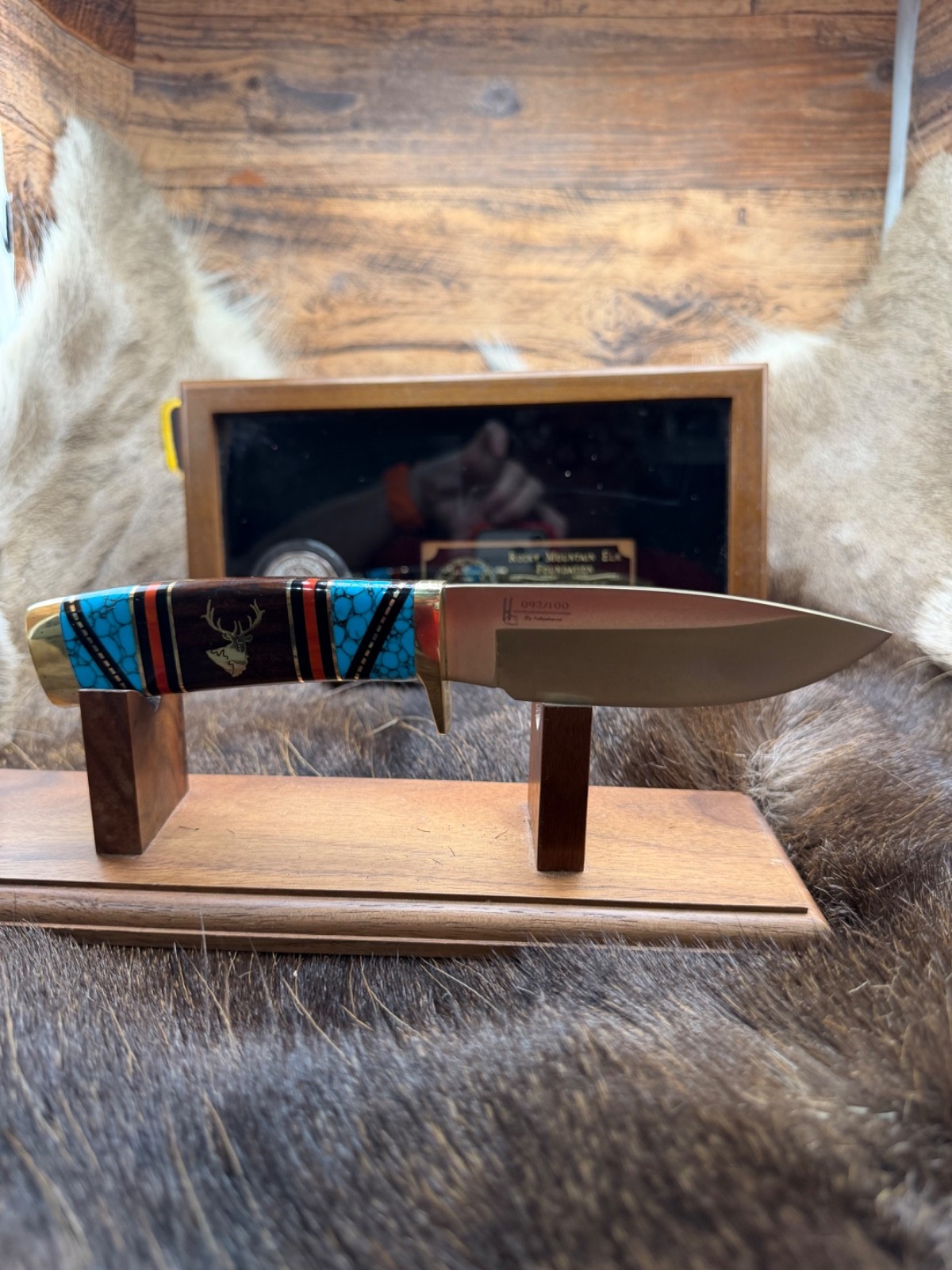2001 Vintage Buck 692  Custom Knife Mint Walnut Case Silver Coin Brass Plaque