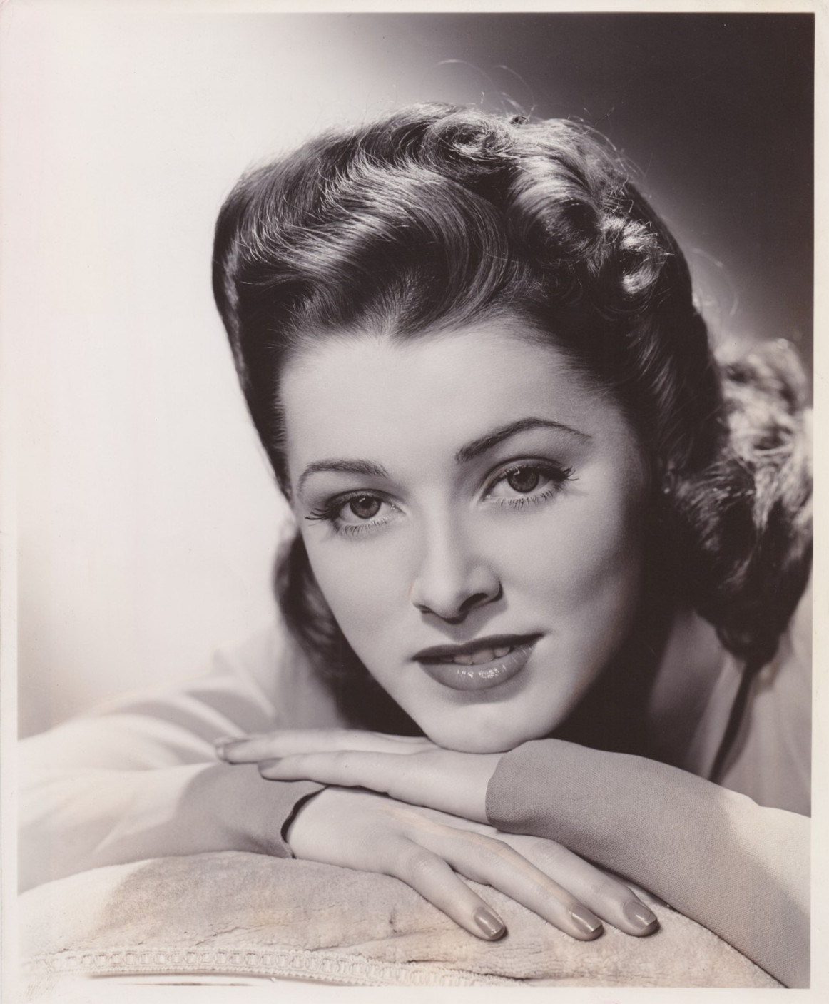 1943 Press Photo Actress Eleanor Parker taken by Bert Six in \