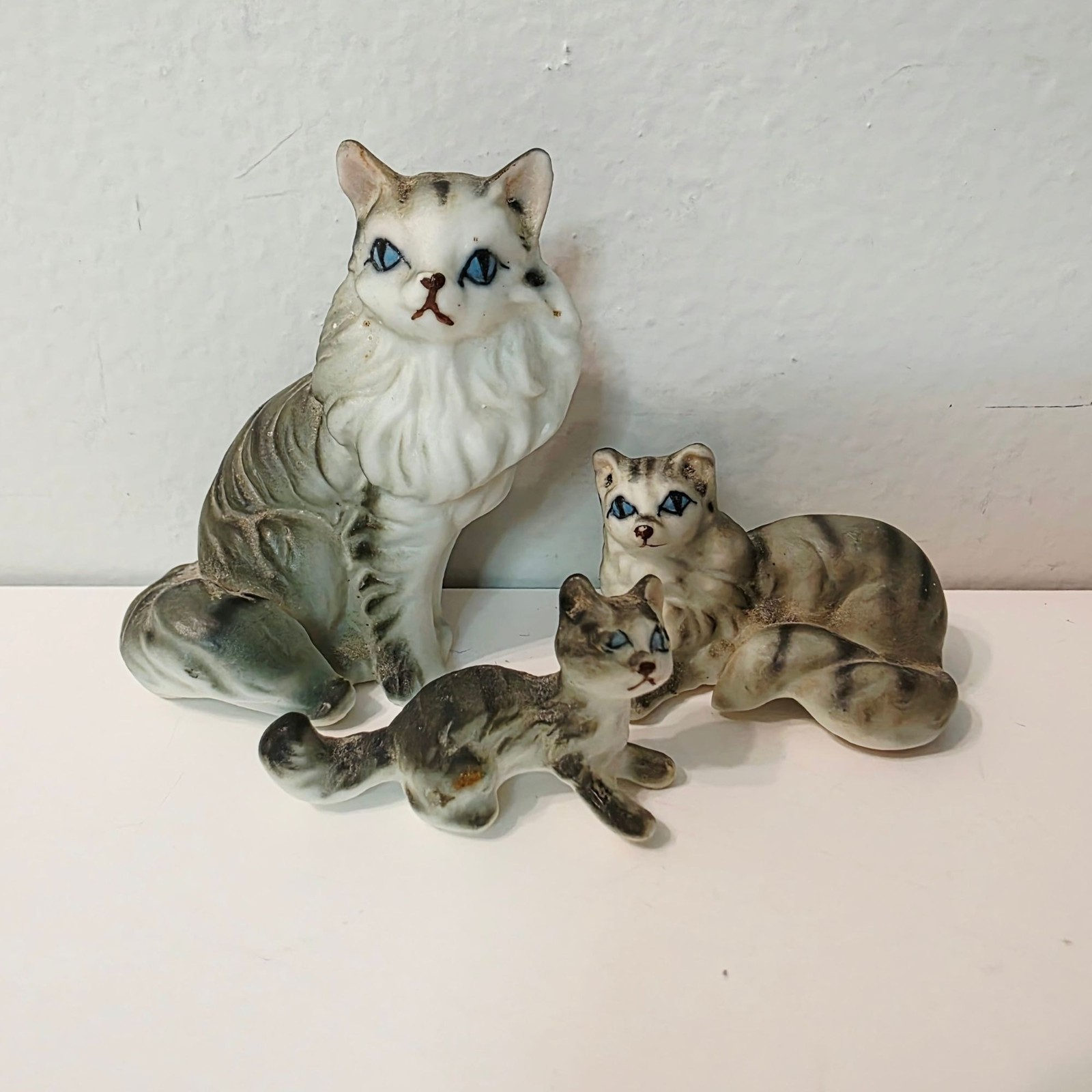 3 Vtg Mini Gray Stripped Tabby Kitty Cat Kittens Ceramic Figurine Sitting Laying