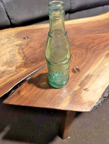 VTG / ANTIQUE PHILADELPHIA BOW TIE COCA BOTTLE GREEN 1922 VTG / ANTIQUE PHILADELPHIA BOW TIE COCA BOTTLE GREEN 1922