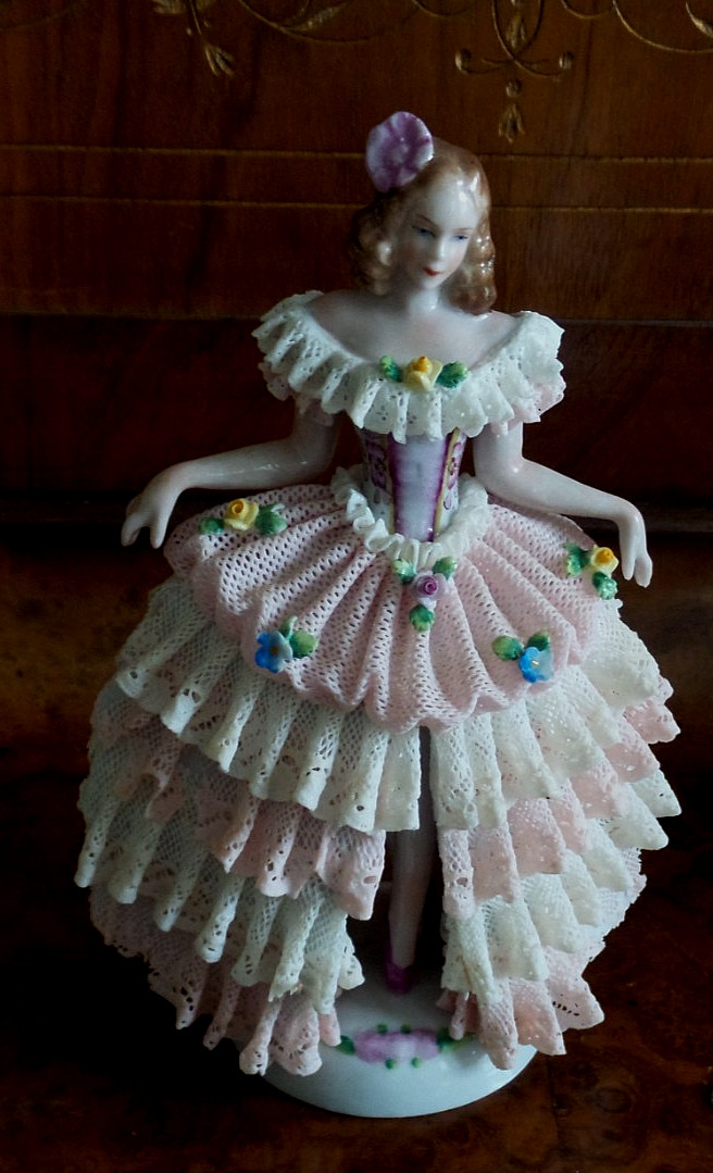 Antique Volkstedt German Dresden Porcelain Lace Figurine dancer 7\