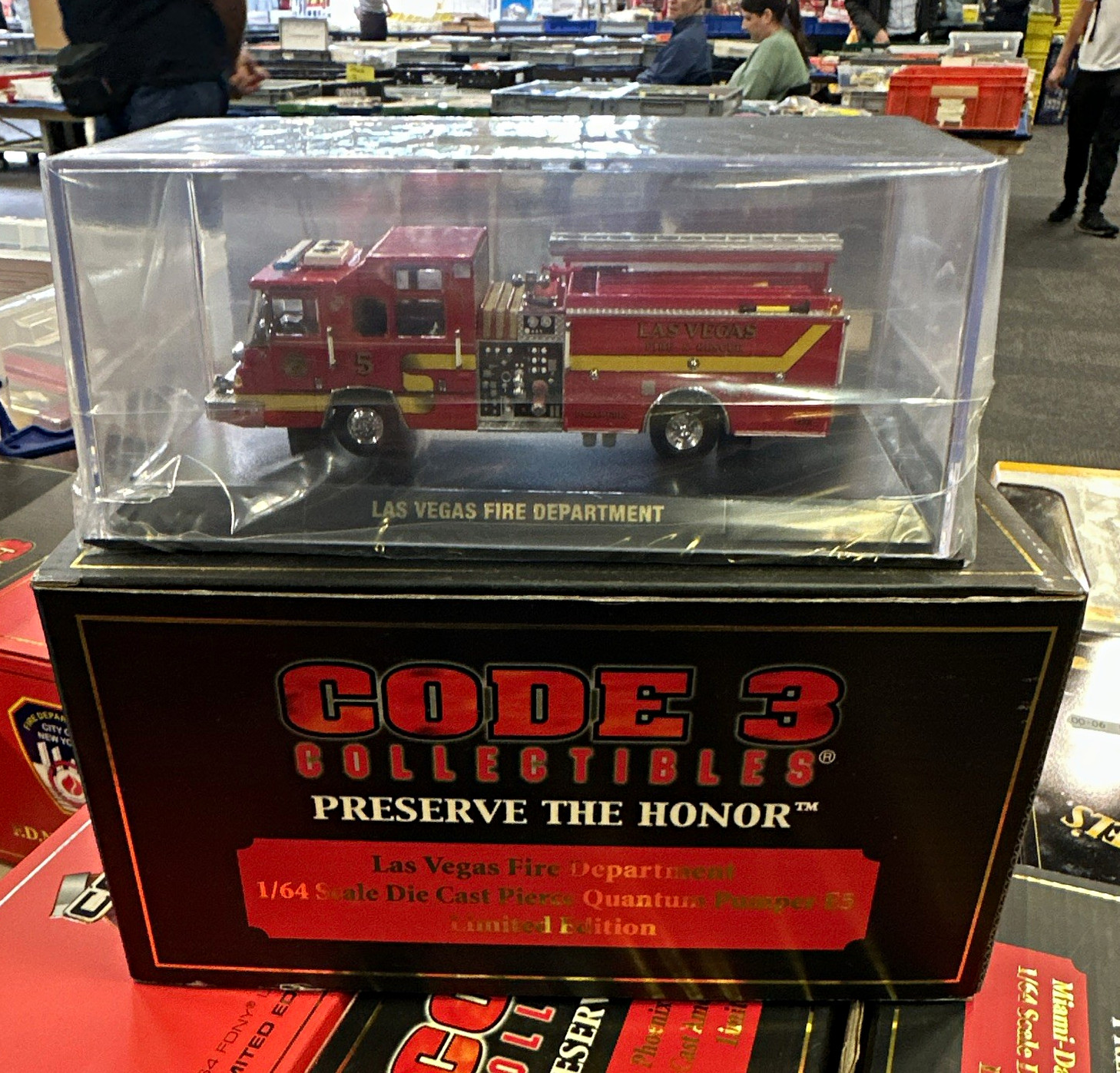 Code 3 Collectibles 1/64 Las Vegas Fire Department Pierce Quantum Pumper E5 Code 3 Collectibles 1/64 Las Vegas Fire Department Pierce Quantum Pumper E5
