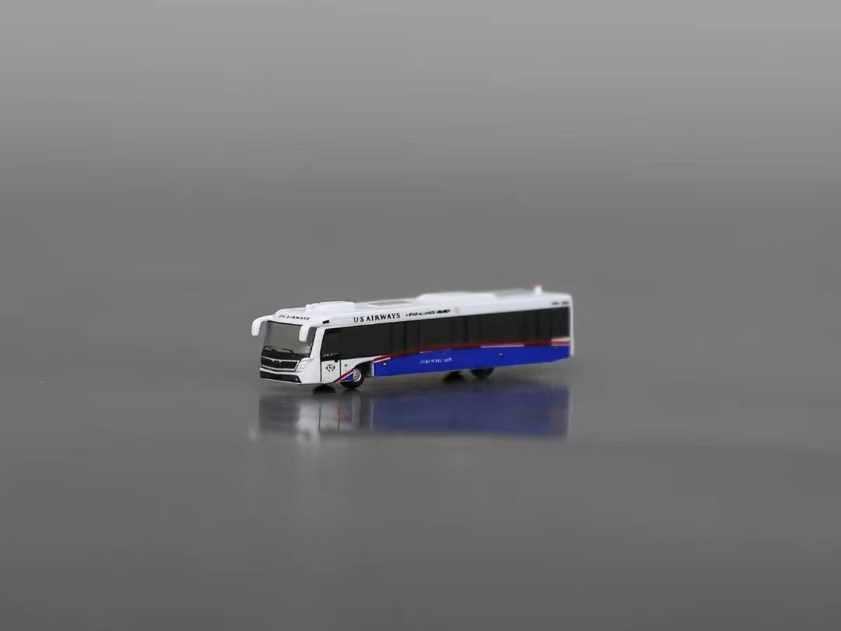 1:400/200 scale Infinite airport US AIRWAYS COBUS3000 shuttle bus GSE model