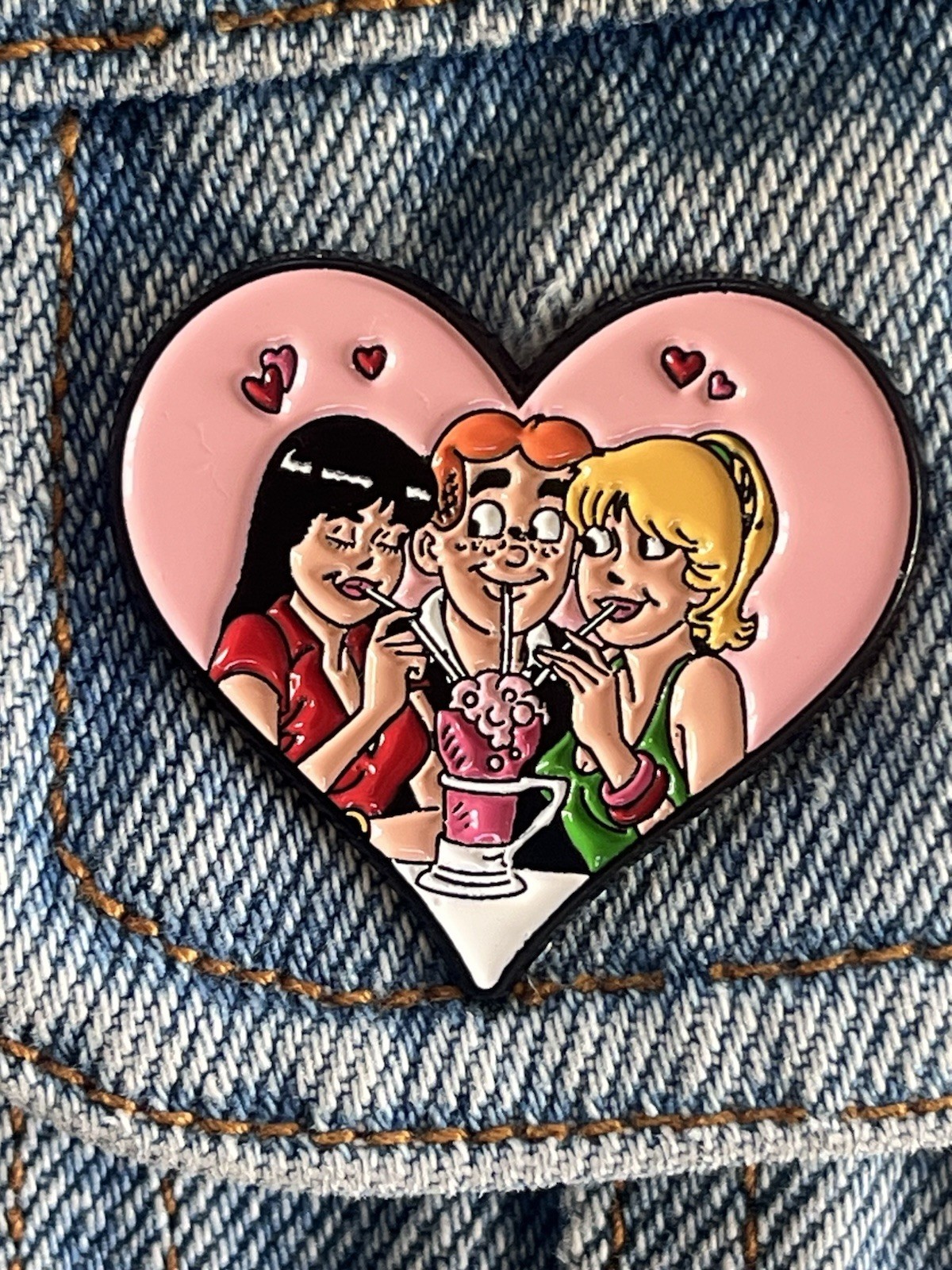 Archie Comics - Veronica, Archie And Betty Cute Retro Love Heart Enamel Pin